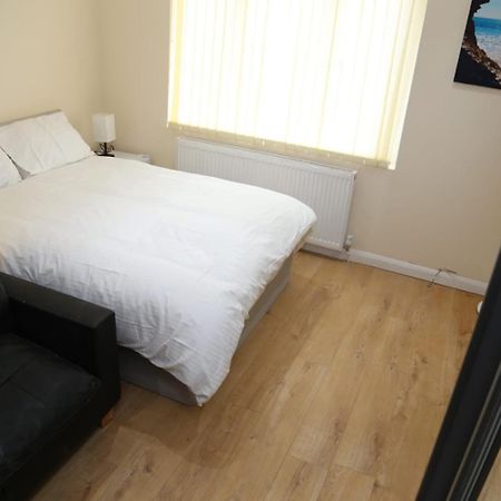 A A Guest Rooms Thamesmead Erith 外观 照片