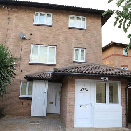 A A Guest Rooms Thamesmead Erith 外观 照片