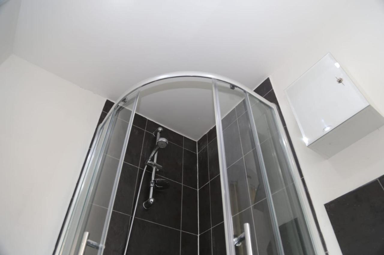 A A Guest Rooms Thamesmead Erith 外观 照片