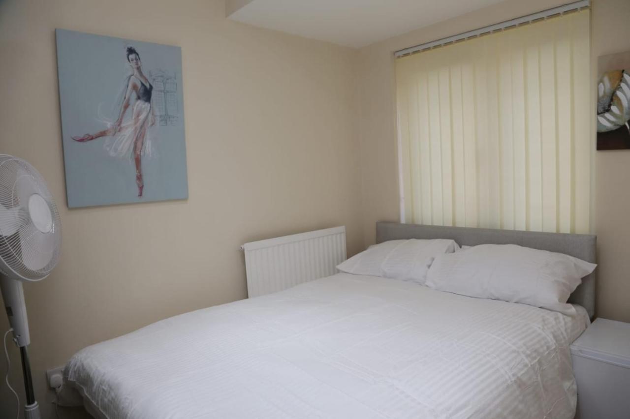 A A Guest Rooms Thamesmead Erith 外观 照片
