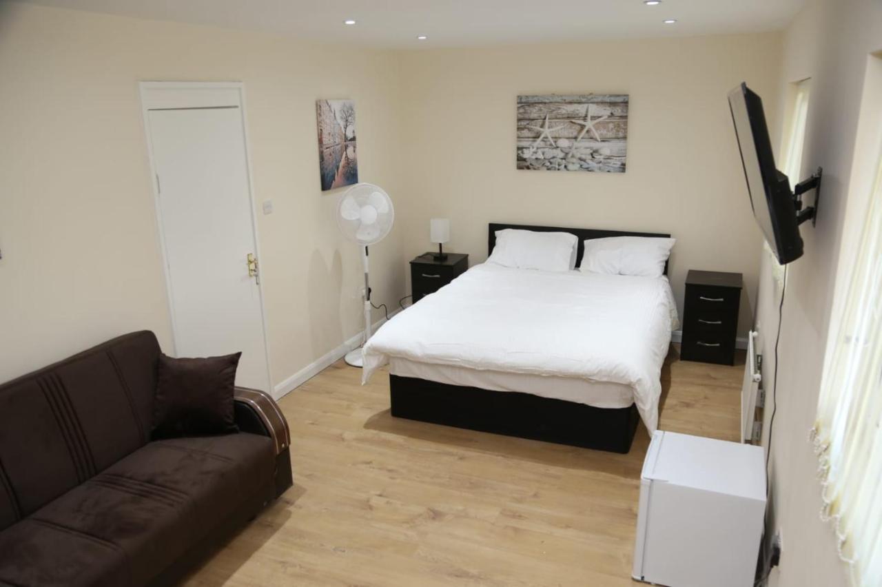 A A Guest Rooms Thamesmead Erith 外观 照片