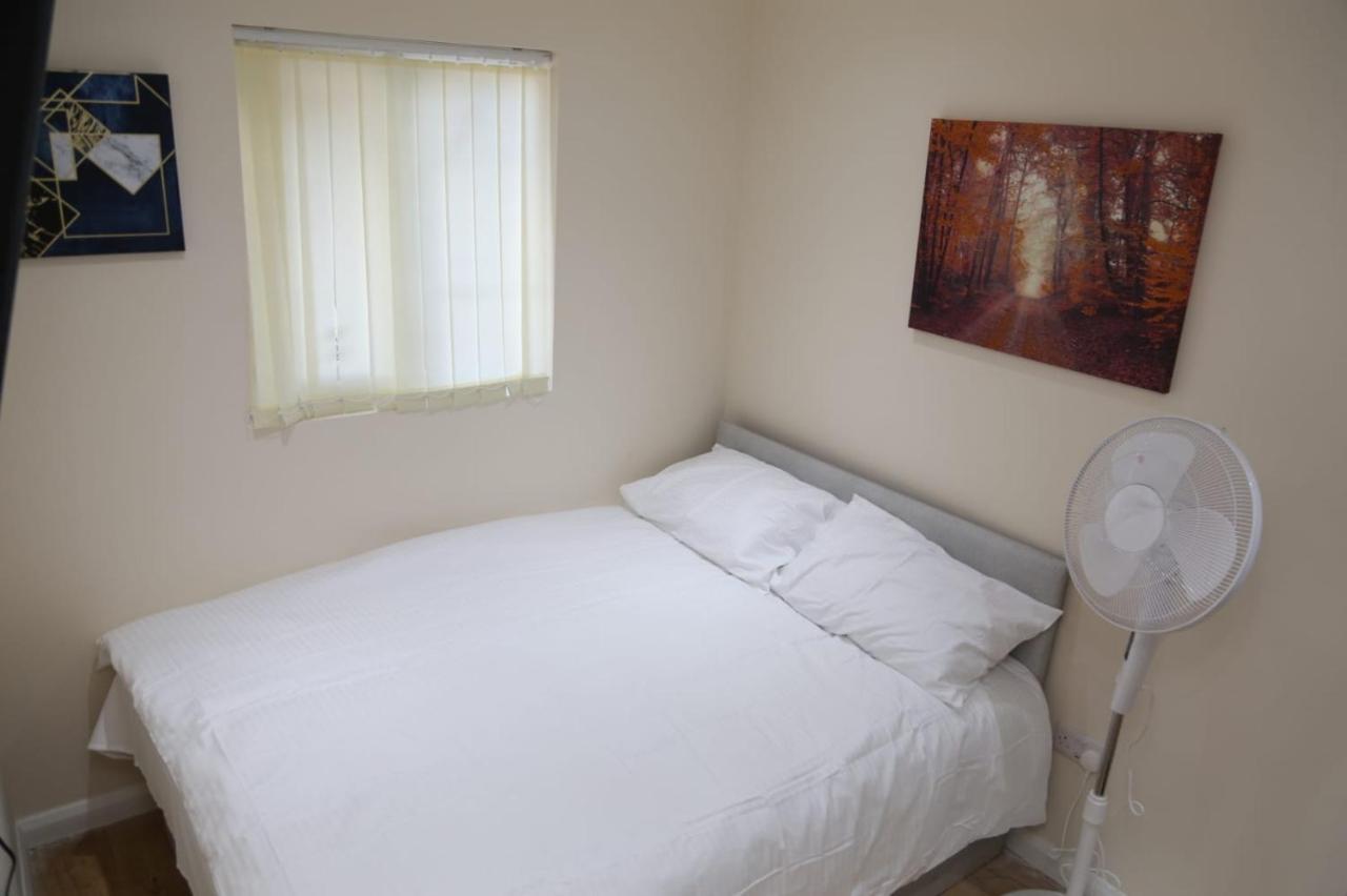 A A Guest Rooms Thamesmead Erith 外观 照片