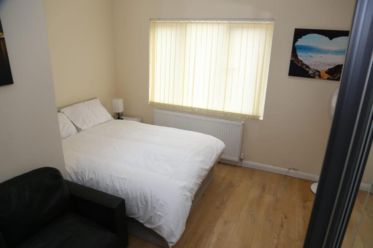A A Guest Rooms Thamesmead Erith 外观 照片
