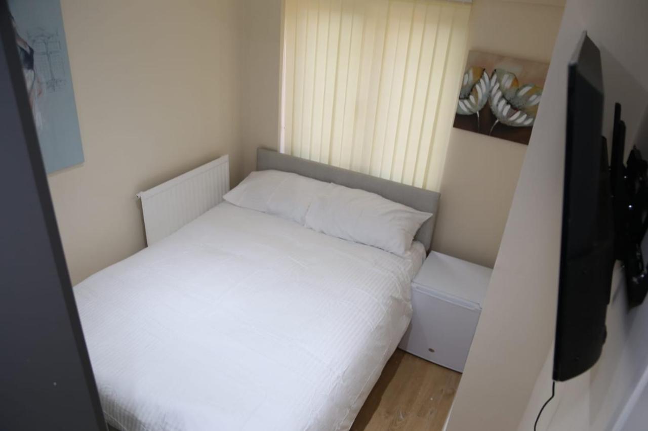 A A Guest Rooms Thamesmead Erith 外观 照片